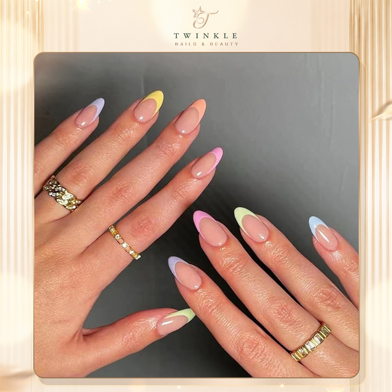 Modern French nail ideas, modern French manicure, classy French nail designs, French nails for short nails, twinkle nails